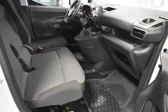 Gebraucht Opel Combo 102 PS (75 kW) 2021 Weiß Van / Kleinbus