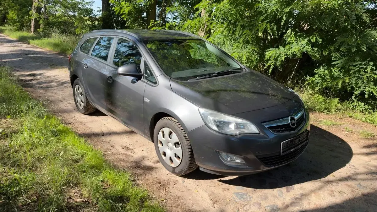 Gebraucht Opel Astra 125 PS (91 kW) 2011 Kombi