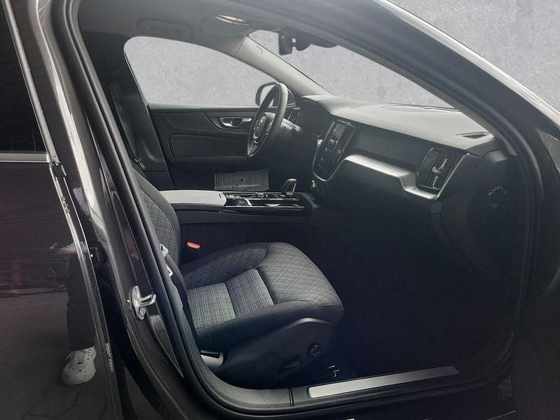 Gebraucht Volvo V60 Core 398 PS (292 kW) 2024 Andere farbe Kombi