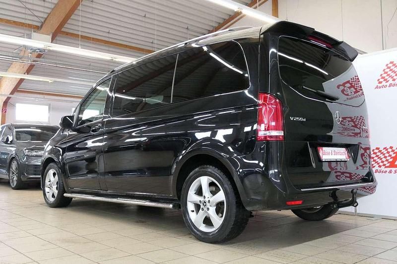 Gebraucht Mercedes V220 Edition 190 PS (139 kW) 2019 Obsidianschwarz Van / Kleinbus
