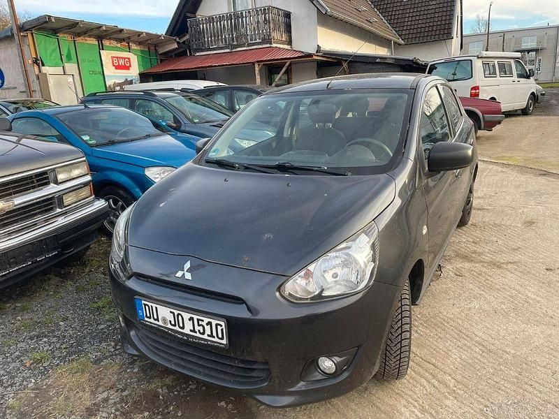 Grau Gebraucht 2014 Mitsubishi Space Star Limousine | 1.499 € (Guter Preis) - Bild 1/4