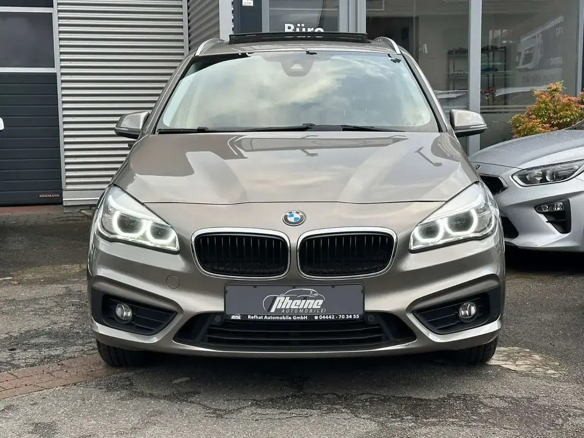 Gebraucht BMW 220 Advantage 190 PS (139 kW) 2015 Platinsilber Van / Kleinbus