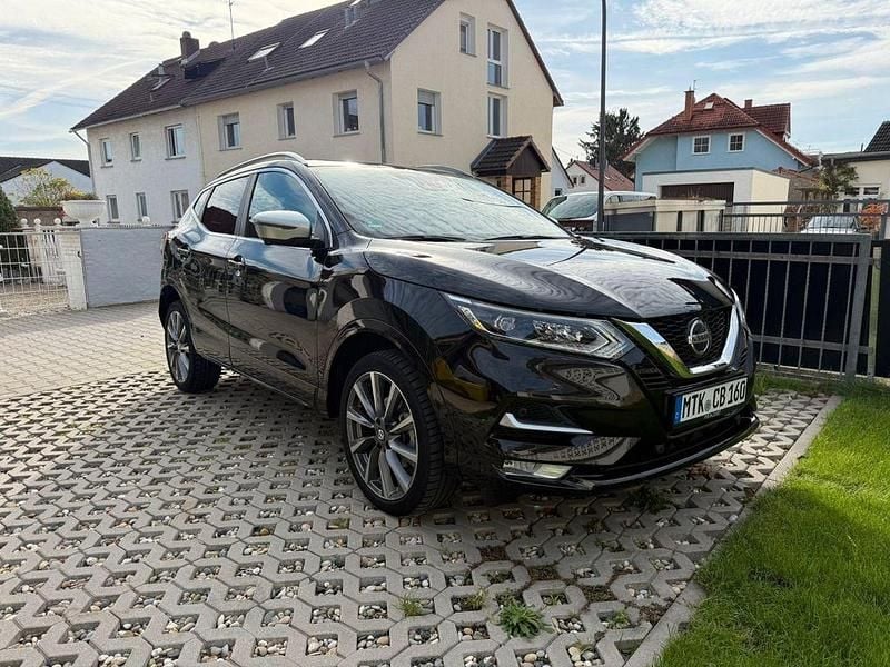 Schwarz Gebraucht 2019 Nissan Qashqai Tekna+ SUV | 22.900 € (Etwas zu teuer) - Bild 1/4