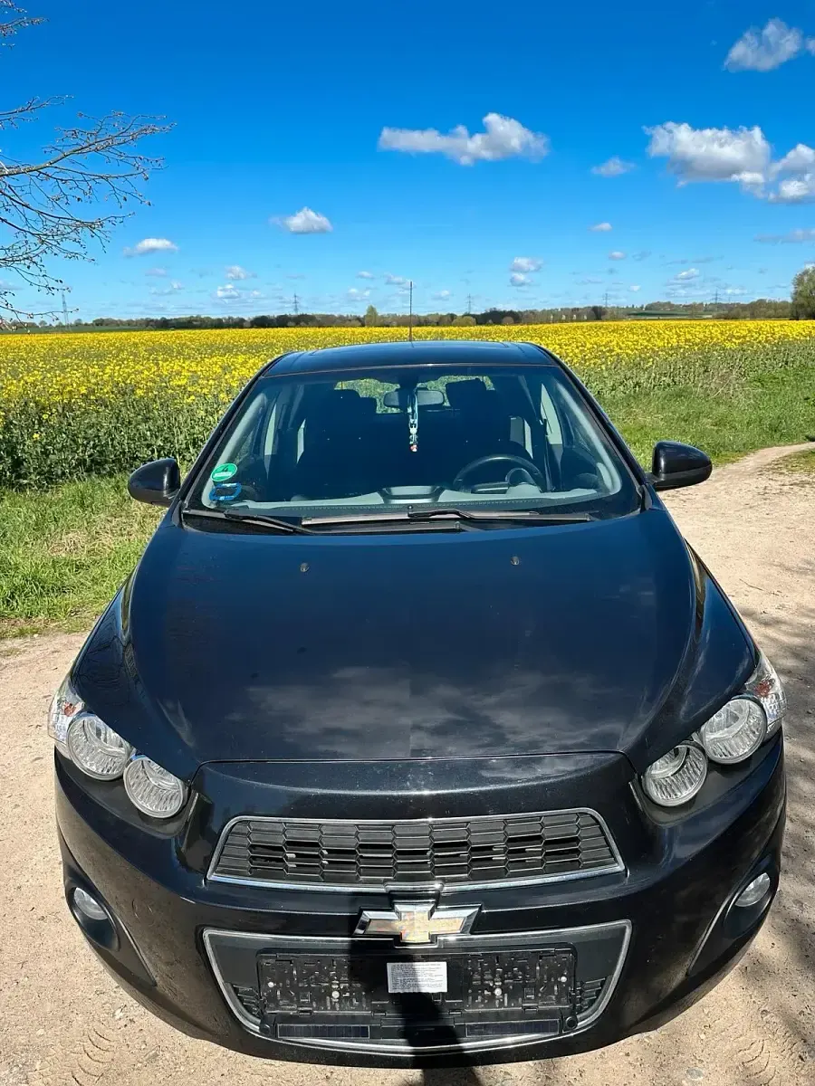 Second-hand Chevrolet Aveo 100 CP (73 kW) 2012 Negru Hatchback