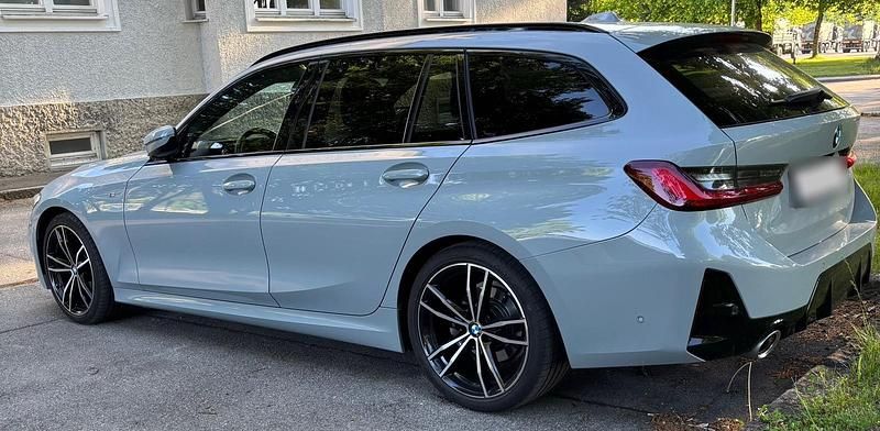 Gebraucht BMW 320 M Sport 190 PS (139 kW) 2023 Grau Kombi