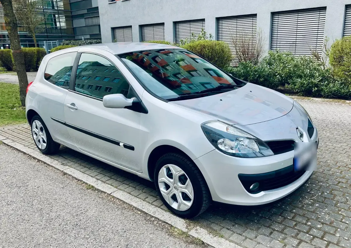 Gebraucht Renault Clio III Dynamique 75 PS (55 kW) 2006 Silber Kleinwagen