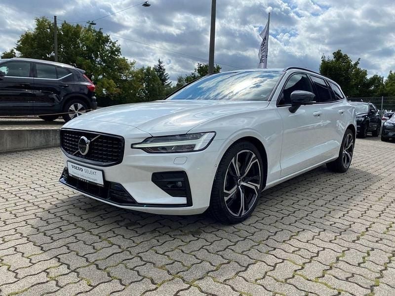 Weiss Gebraucht 2024 Volvo V60 Plus Kombi | 42.990 € (Etwas zu teuer) - Bild 1/4