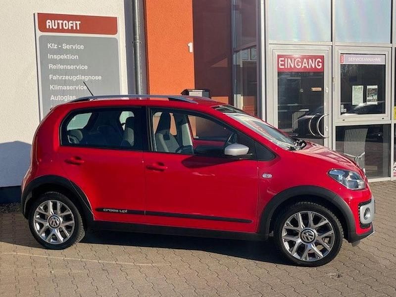 Gebraucht VW cross up! 75 PS (55 kW) 2015 Rot Kleinwagen