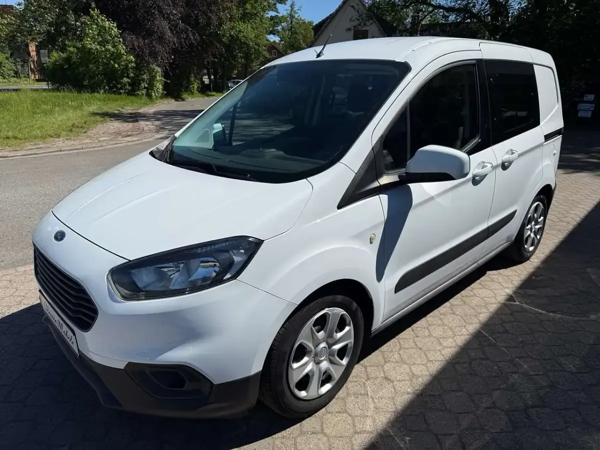 Gebraucht Ford Transit Trend 101 PS (74 kW) 2019 Weiß Van / Kleinbus