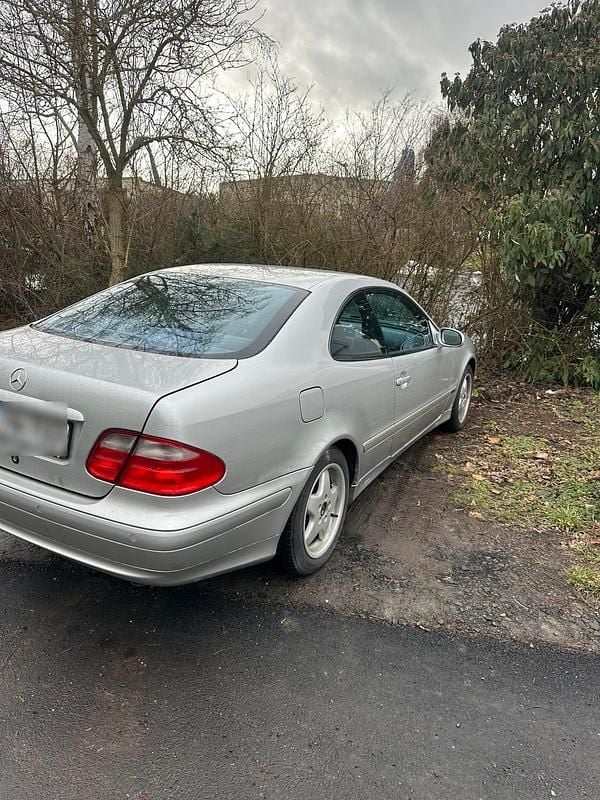 Gebraucht Mercedes CLK200 136 PS (100 kW) 2000 Grau Coupé