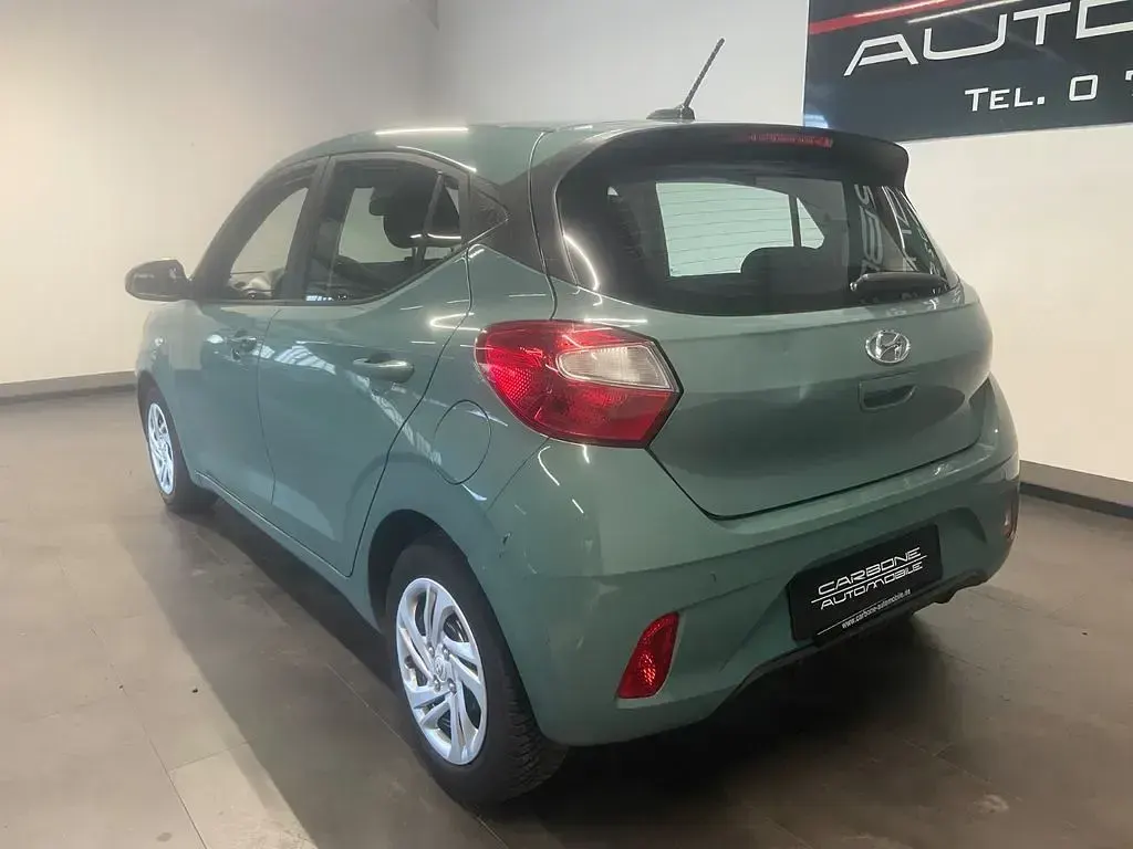 Gebraucht Hyundai i10 Select 67 PS (49 kW) 2022 Grün Kleinwagen