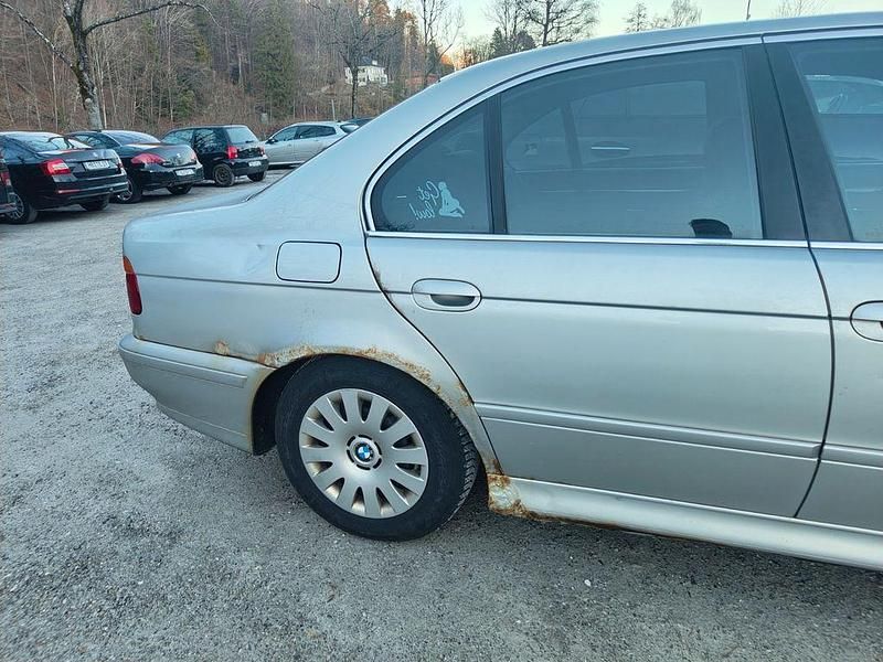 Gebraucht BMW 520 170 PS (125 kW) 2001 Silber Limousine