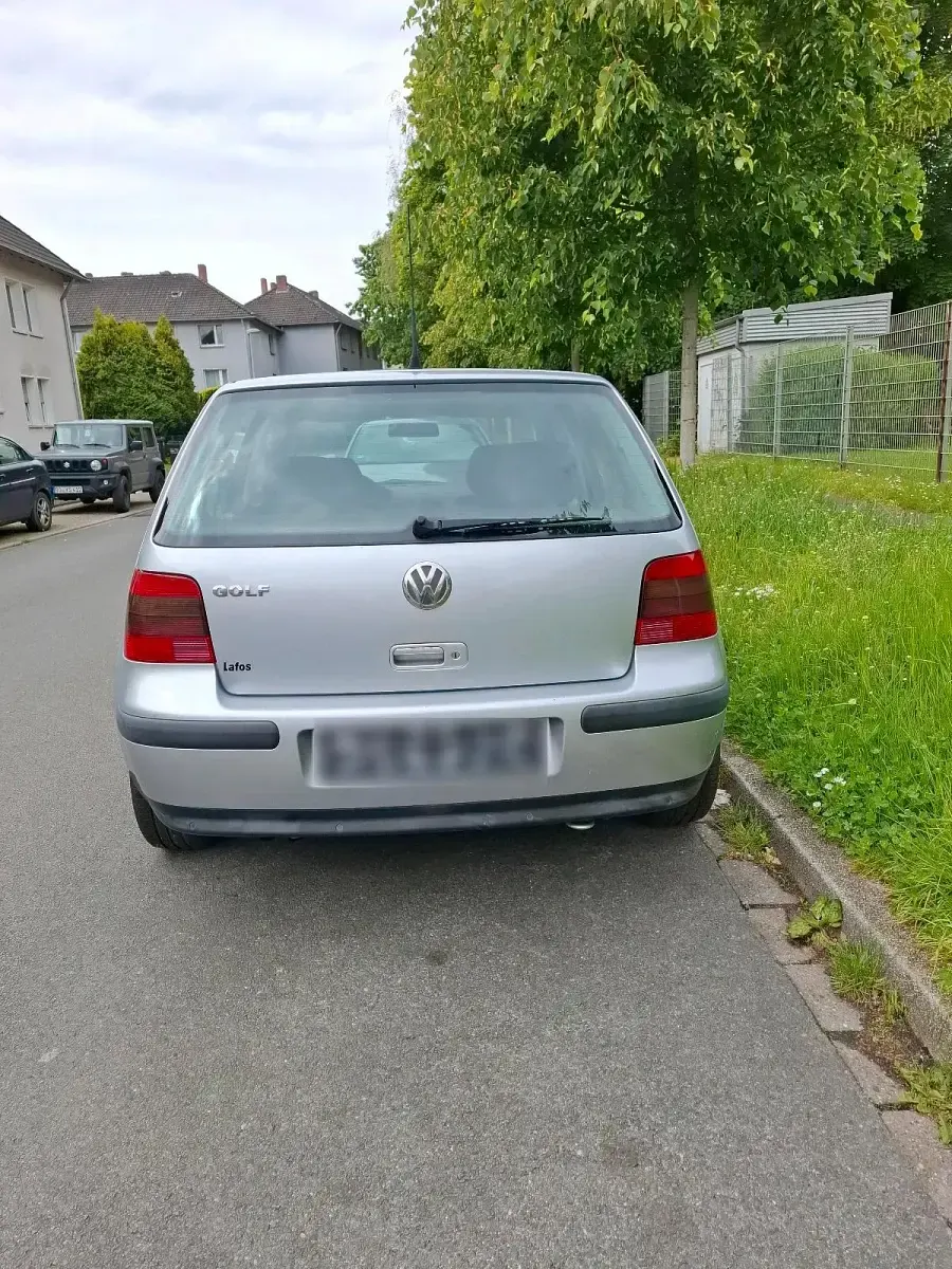 Gebraucht VW Golf IV Edition 105 PS (77 kW) 2001 Silber Limousine