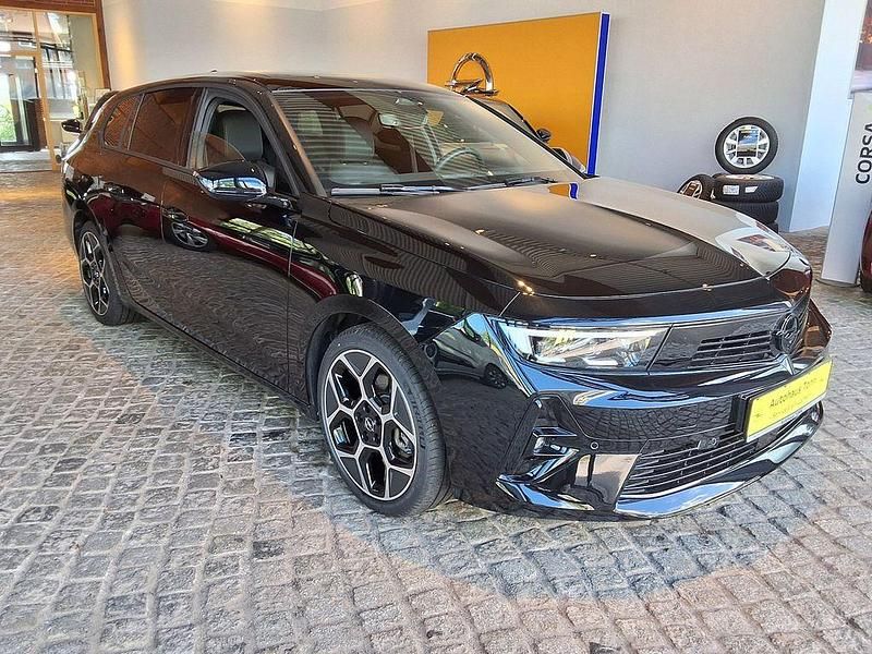 Gebraucht Opel Astra Ultimate 131 PS (96 kW) 2024 Schwarz Limousine