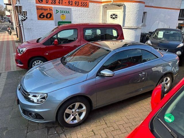 Second-hand VW Eos Basis 122 CP (89 kW) 2012 Albastru Cabrio