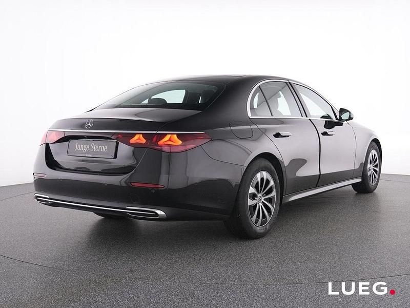 Gebraucht Mercedes E220 Avantgarde 197 PS (144 kW) 2025 Schwarz Limousine