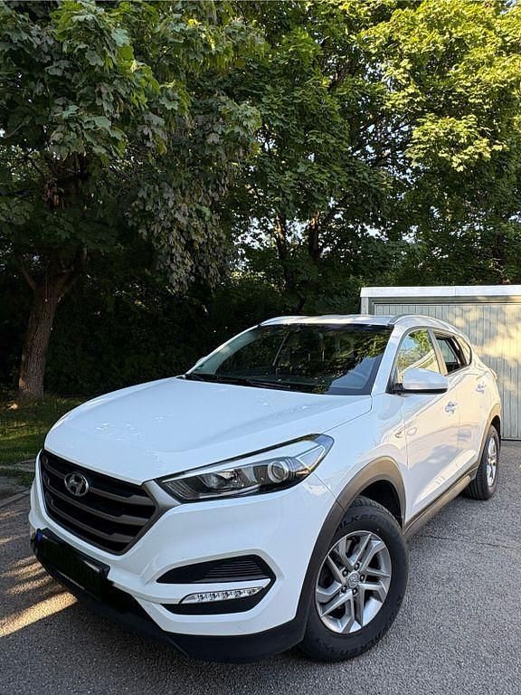 Weiß Gebraucht 2018 Hyundai Tucson Trend SUV | 14.690 € (Guter Preis) - Bild 1/4
