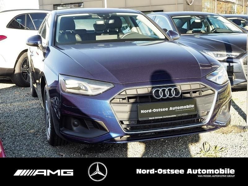 Gebraucht Audi A4 136 PS (100 kW) 2021 Blau Limousine