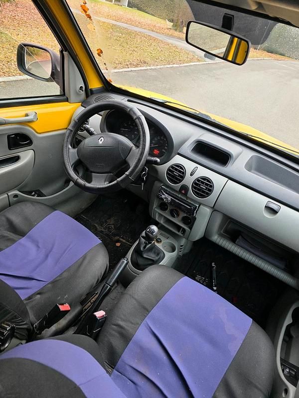 Usado Renault Kangoo 2003 Amarelo Monovolume