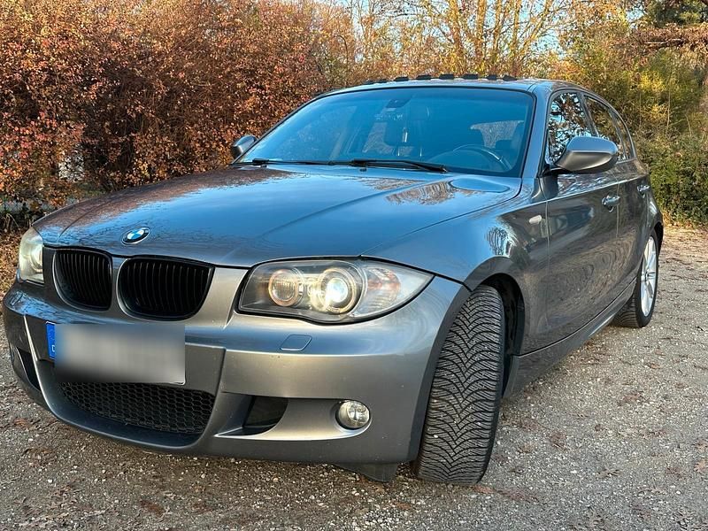 Grau Gebraucht 2011 BMW 118 M Sport Kleinwagen | 5.500 € (Superpreis) - Bild 1/4