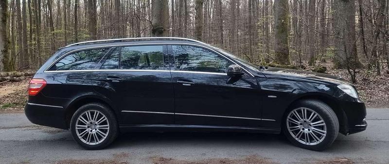Second-hand Mercedes E250 204 CP (150 kW) 2012 Negru Break