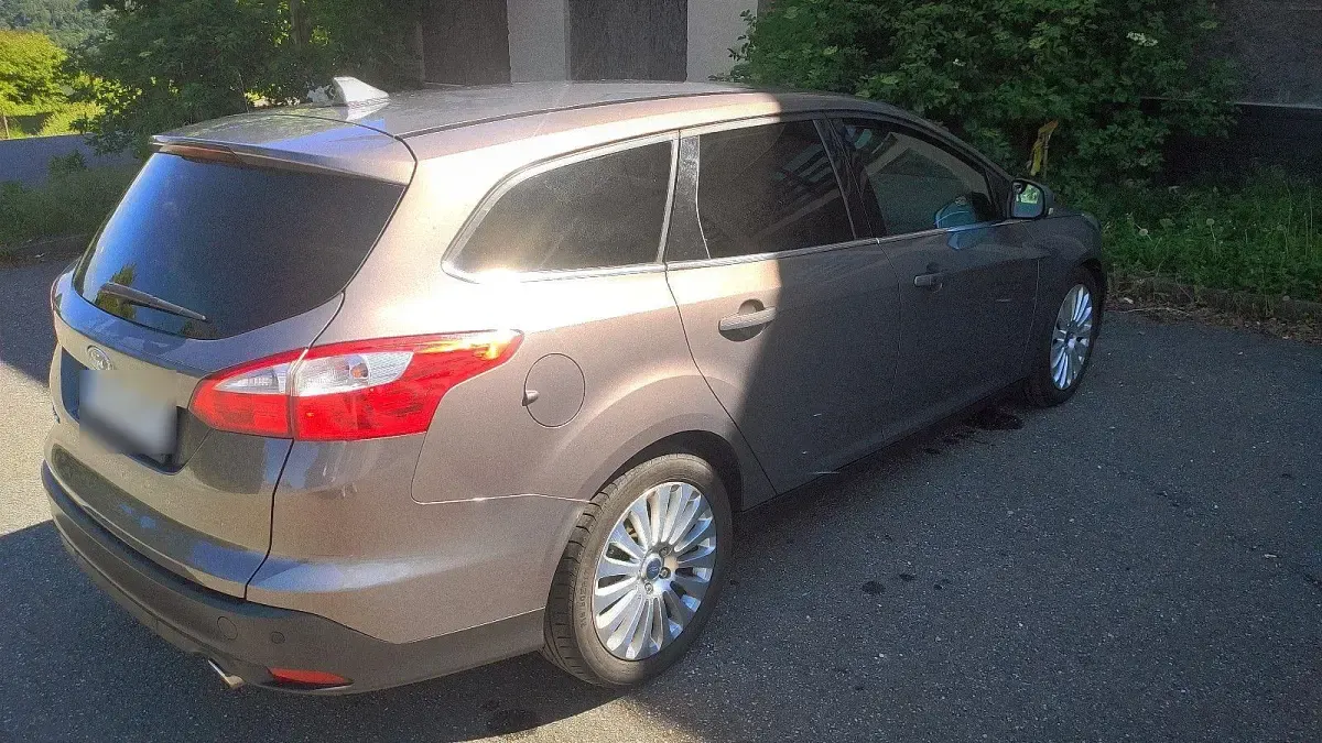 Gebraucht Ford Focus 116 PS (85 kW) 2012 Grau Kombi