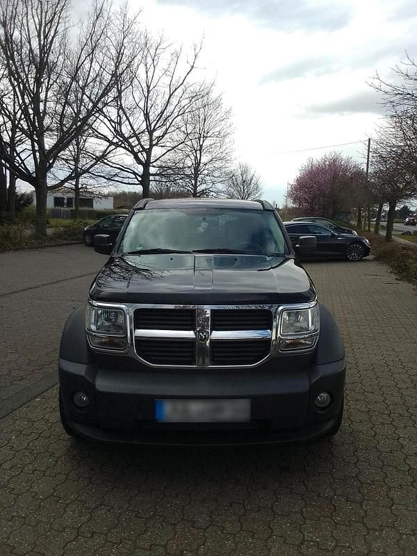Gebraucht Dodge Nitro 177 PS (130 kW) 2008 Schwarz SUV