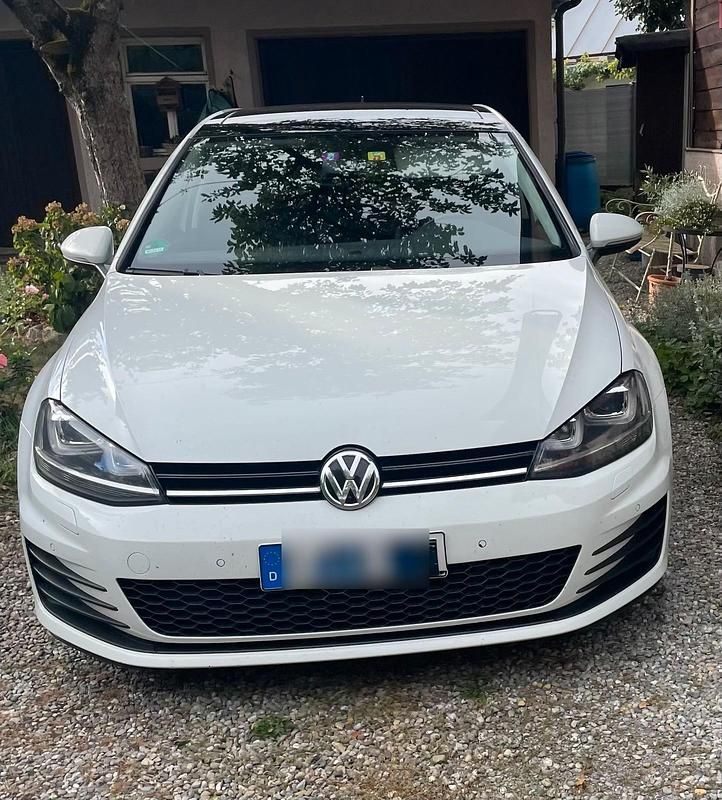 Weiß Gebraucht 2014 VW Golf VII R Kombi | 8.900 € (Etwas zu teuer) - Bild 1/4