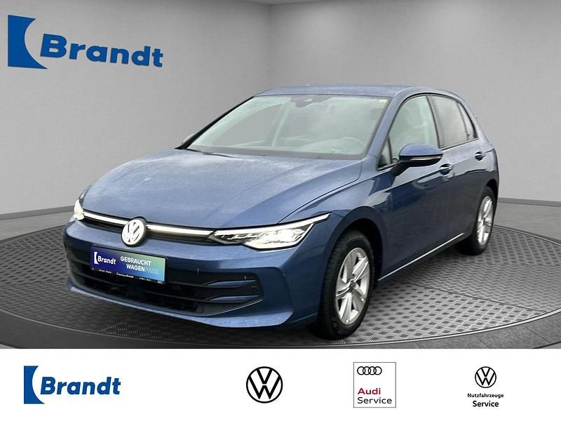 Blau Gebraucht 2024 VW Golf VIII Life Limousine | 22.990 € (Guter Preis) - Bild 1/3
