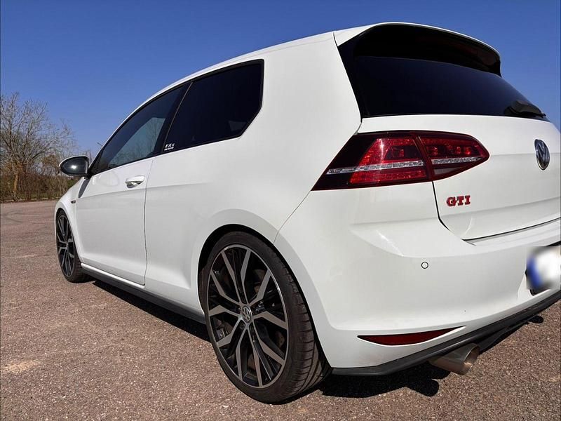 Gebraucht VW Golf VII GTI 230 PS (169 kW) 2016 Weiß Limousine