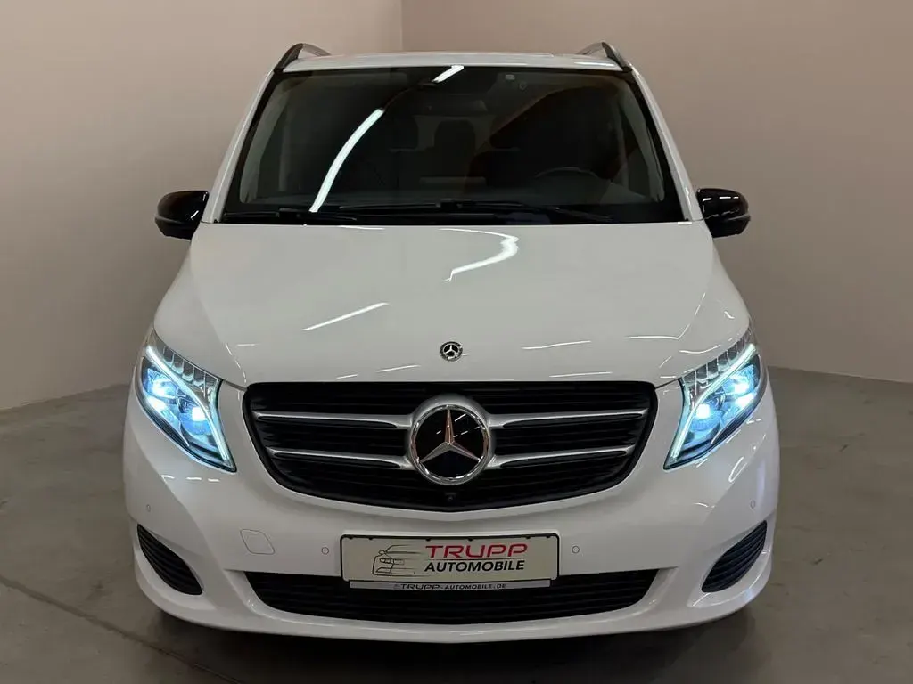 Gebraucht Mercedes V250 190 PS (139 kW) 2018 Weiß Van / Kleinbus