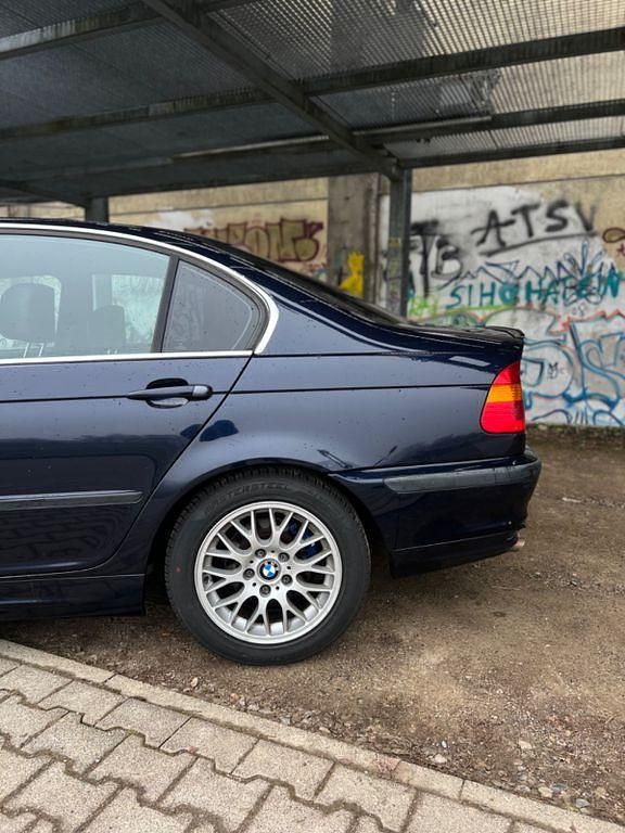 Gebraucht BMW 320 Performance 150 PS (110 kW) 1999 Blau Limousine