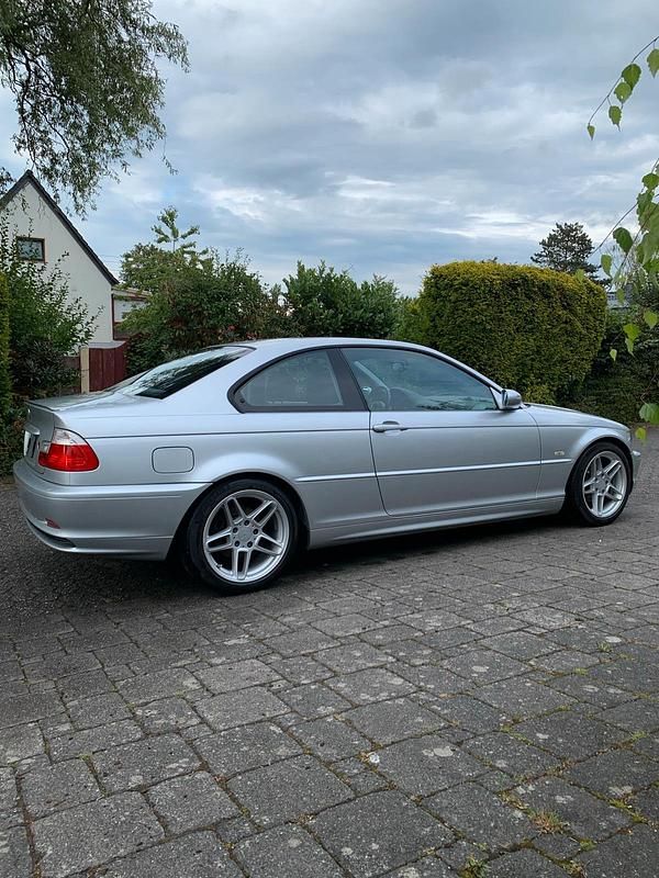 Silber Gebraucht 2001 BMW 318 Coupé | 6.500 € - Bild 1/4