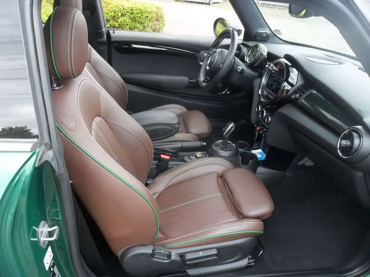 Gebraucht Mini Cooper SD 170 PS (125 kW) 2019 British racing green iv Kleinwagen