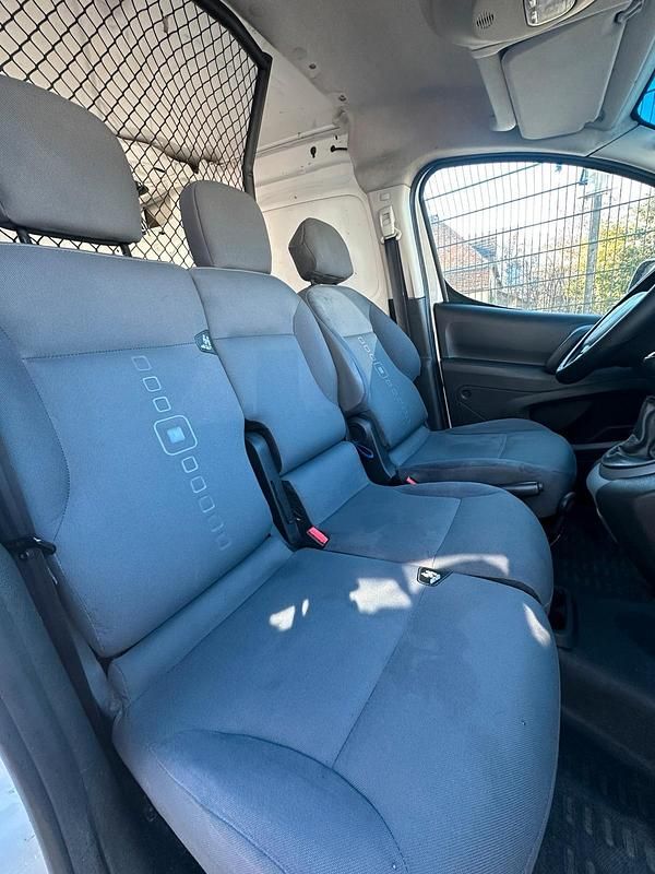 Second-hand Citroën Berlingo 77 CP (56 kW) 2014 Alb Monovolum