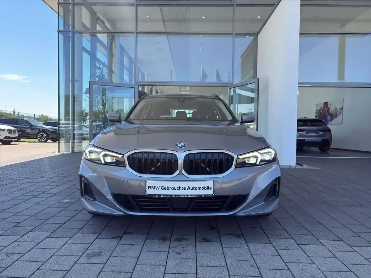 Gebraucht BMW 320 Sport Line 190 PS (139 kW) 2023 Grau Kombi
