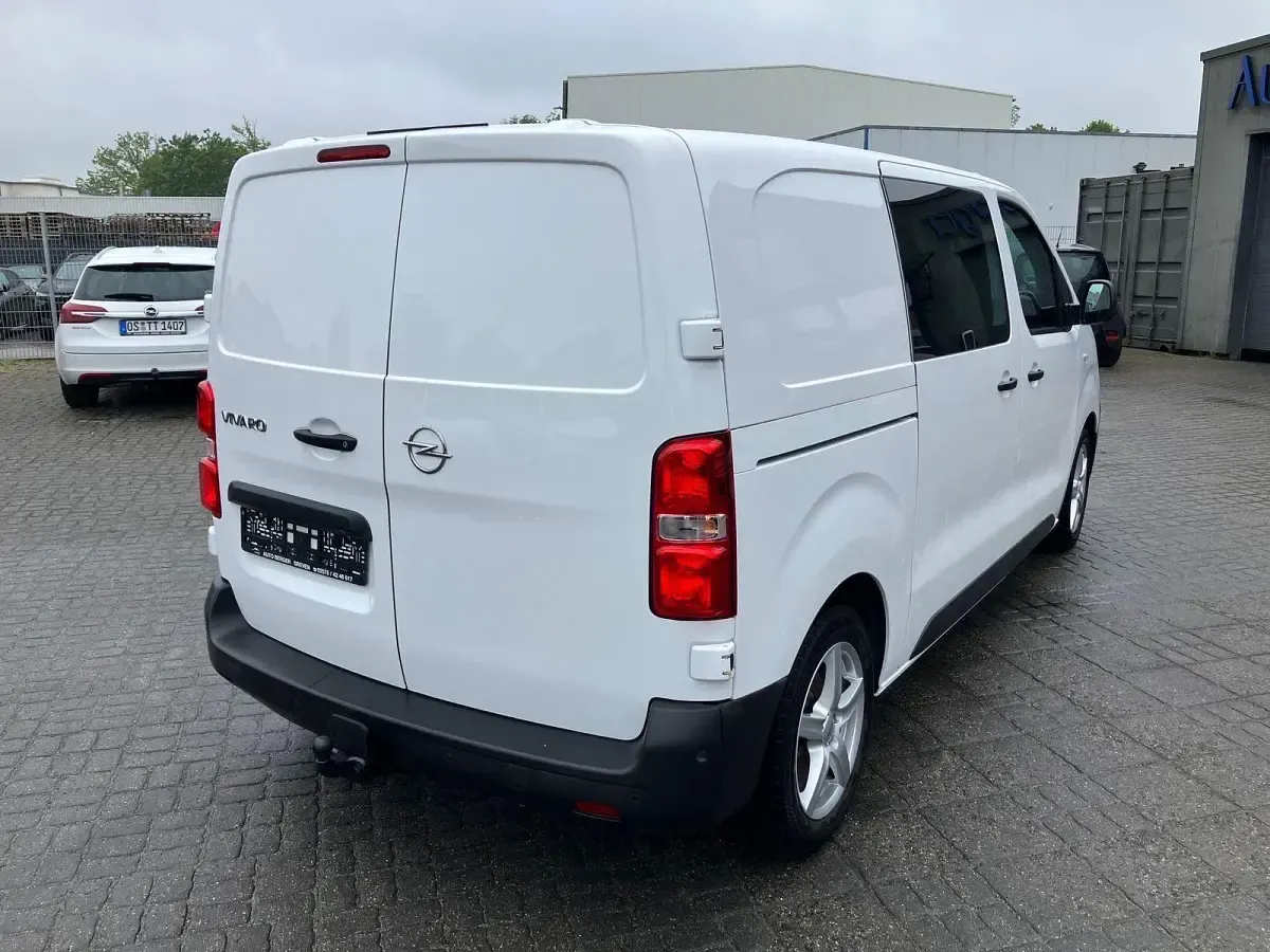 Usata Opel Vivaro Edition 120 CV (88 kW) 2021 Bianco Monovolume