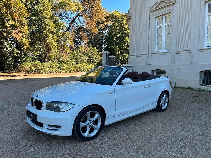 Weiß Gebraucht 2009 BMW 118 Cabriolet Efficient Dynamics Cabrio | 4.990 € (Superpreis) - Bild 1/4