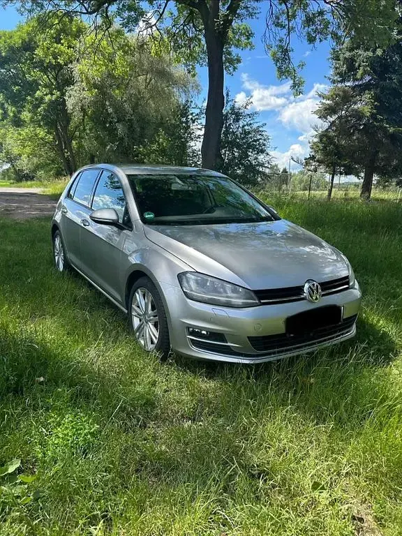 Gebraucht VW Golf VII Highline 122 PS (89 kW) 2012 Silber Limousine