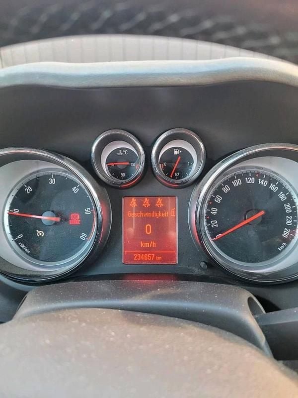 Gebraucht Opel Zafira 131 PS (96 kW) 2012 Silber Van / Kleinbus