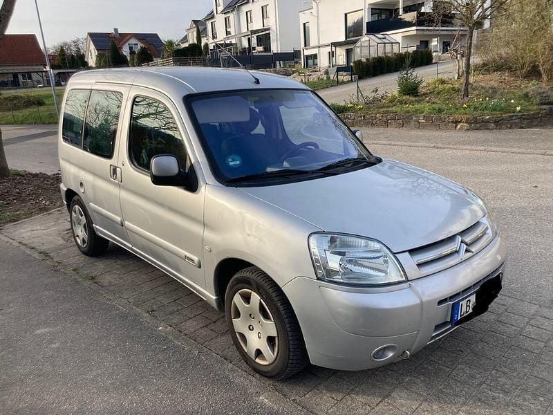 Gebraucht Citroën Berlingo 90 PS (66 kW) 2005 Silber Van / Kleinbus