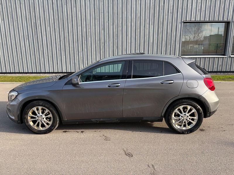 Gebraucht Mercedes GLA220 170 PS (125 kW) 2014 Grau SUV