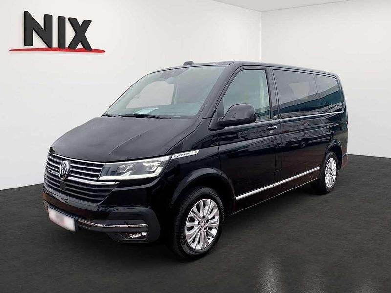 Deep black perleffekt Gebraucht 2021 VW Multivan Generation Six Van | 45.900 € (Fairer Preis) - Bild 1/4
