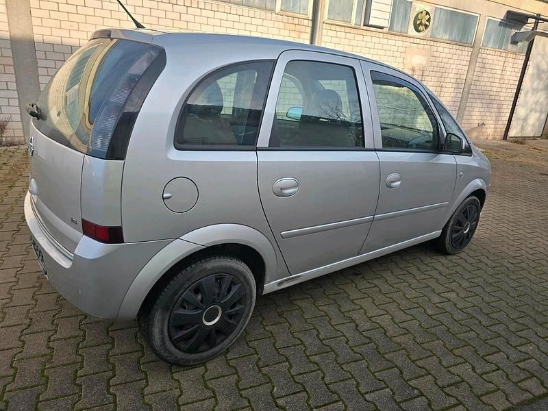 Gebraucht Opel Meriva 100 PS (73 kW) 2009 Silber Van / Kleinbus