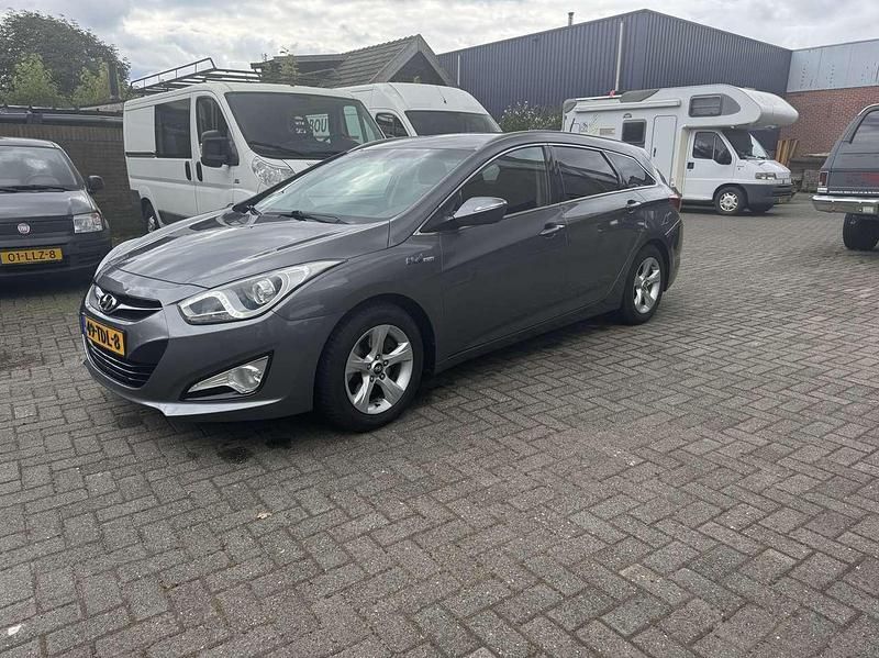 Gebraucht Hyundai i40 Edition 135 PS (99 kW) 2012 Grau Kombi