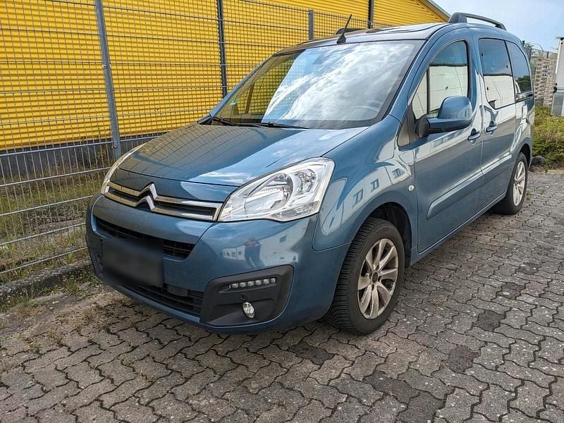 Blau Gebraucht 2018 Citroën Berlingo SELECTION Van / Kleinbus | 8.900 € (Superpreis) - Bild 1/4