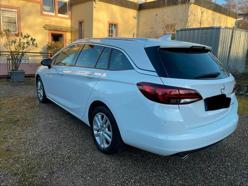 Gebraucht Opel Astra Dynamic 160 PS (117 kW) 2017 Weiß Kombi