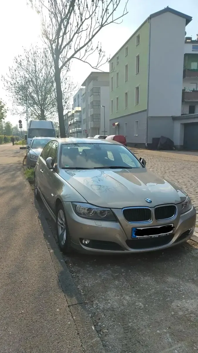 Gebraucht BMW 320 184 PS (135 kW) 2010 Limousine