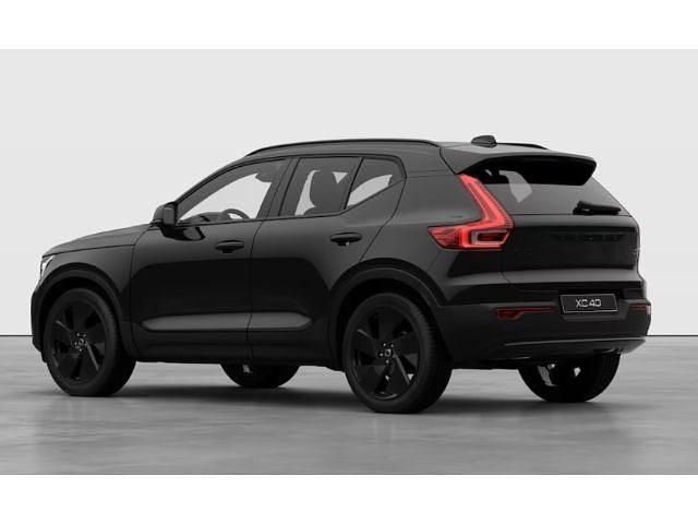 Neu Volvo XC40 Plus 163 PS (119 kW) 2026 Schwarz SUV