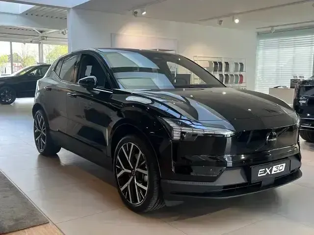 Neu Volvo EX30 Plus 200 kW (272 PS) 2026 Schwarz SUV